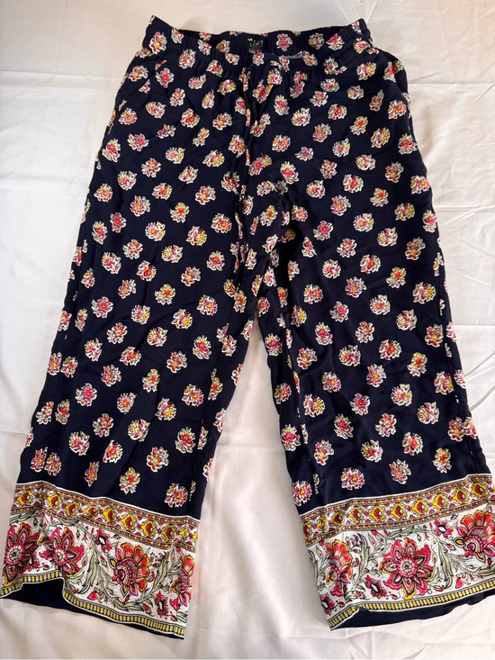 LOFT Pants - LOFT Navy Floral Pull On drawstring cropped wide legged